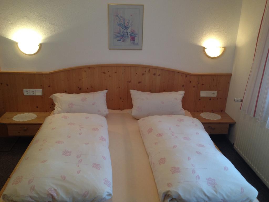 Hotel Gastehaus Winkler Karres Esterno foto